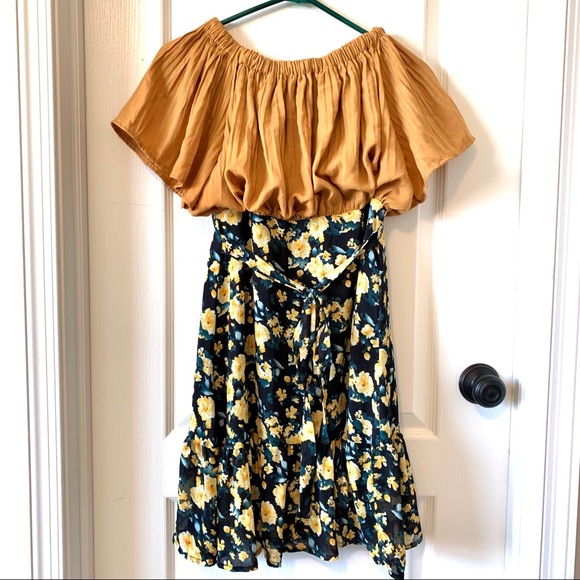M&D Off/On the Shoulder Blouson Floral Dress—SZ. S - Picture 7 of 14